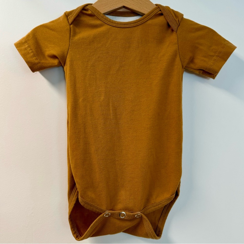 Copper Pearl Onesie | Camel | 3-6mos
